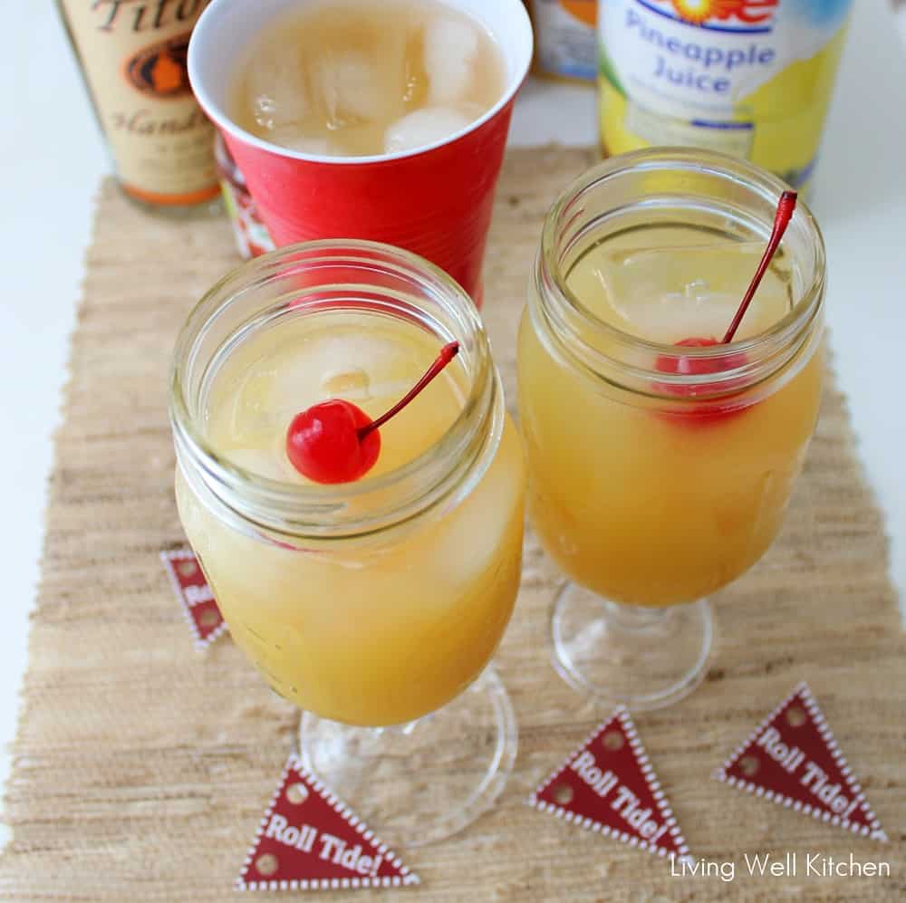 yellow hammer drinks in mason jars with roll tide drink flags