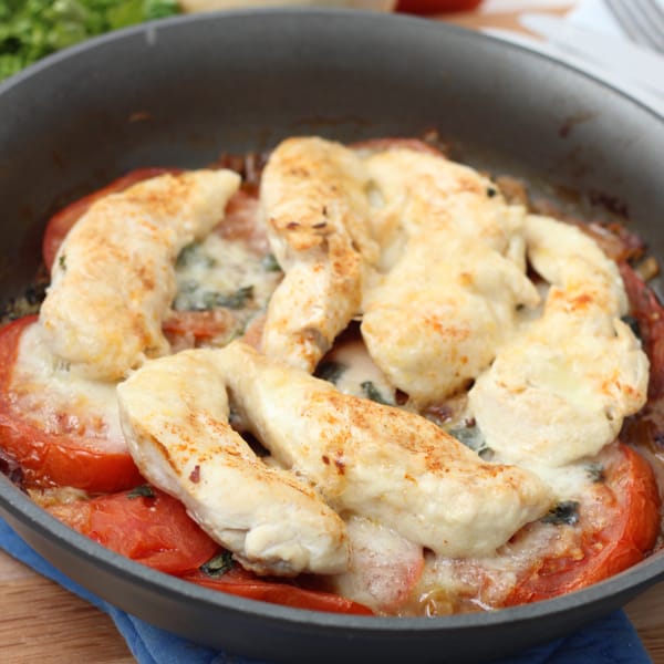 mozzarella chicken and tomatoes