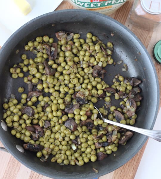 Green Peas and Mushrooms from Living Well Kitchen @memeinge