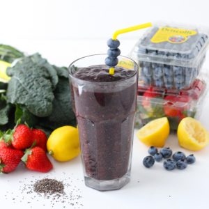 Berry Green Dream Smoothie from Living Well Kitchen @memeinge