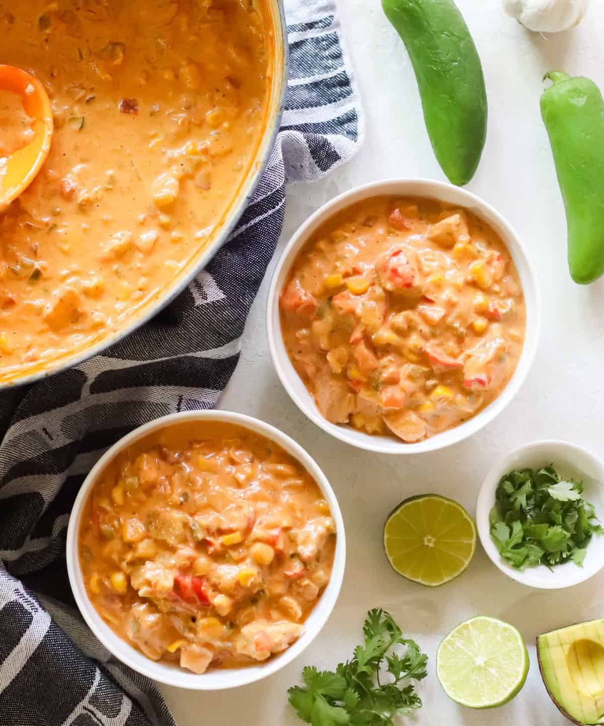 Jalapeño Popper Chicken Chili [Creamy, Healthy, Gluten-free]